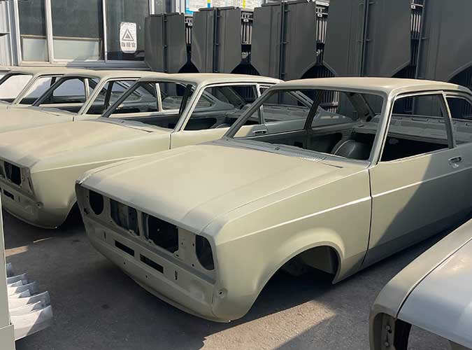 JUNCHENG & HIGGINS/Cooperation to develop 1979- Ford Escort MK2 Body Mold